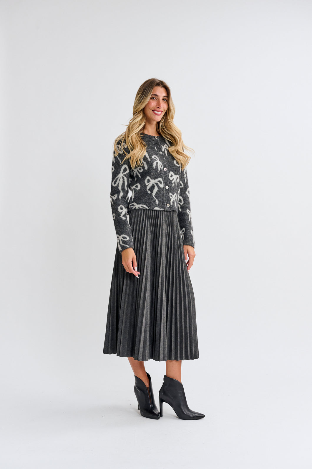 MW Grey Bow Knit Button Down Sweater 993807
