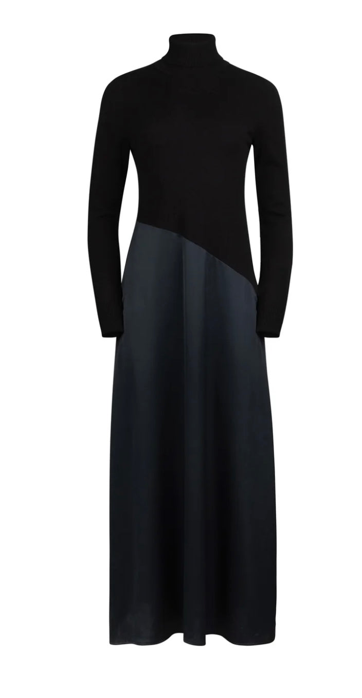 Point Mixed Turtleneck Dress