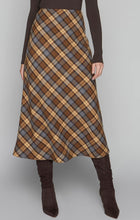 Load image into Gallery viewer, Apparalel Briar Maxi Skirt
