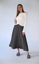 Load image into Gallery viewer, O&amp;E Classic A Line Skirt
